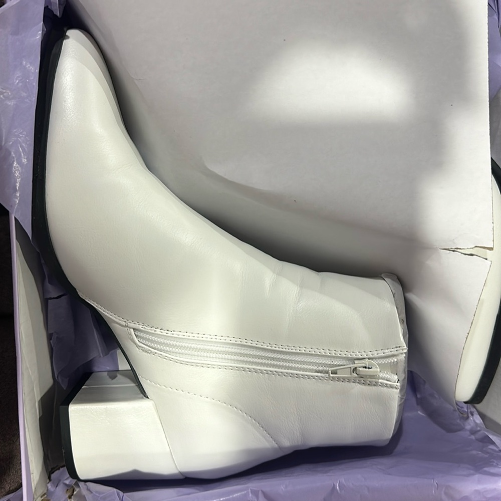 White women Madden girl ankle boots (S 8)